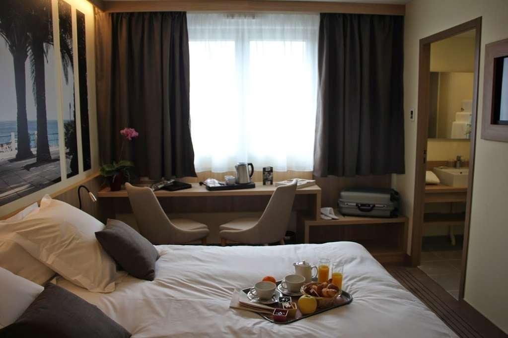 Brit Hotel Montargis Mormant-sur-Vernisson Oda fotoğraf